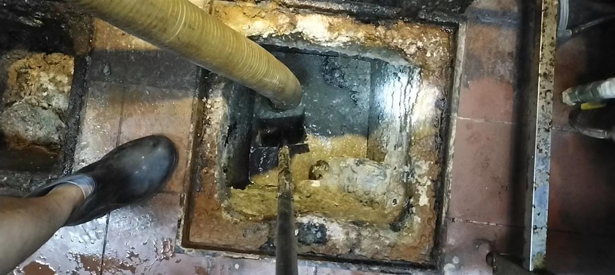 河东污水池清理一般都有毒气，怎么预防中毒呢？